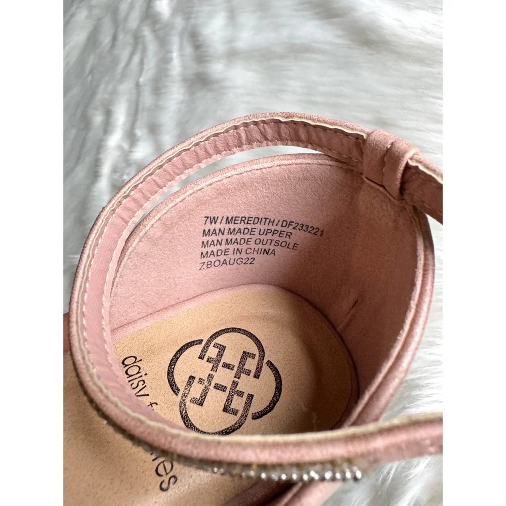 NEVER USED, Daisy Fuentes, ankle strap flats - Picture 6 of 7